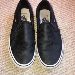BLACK VANS